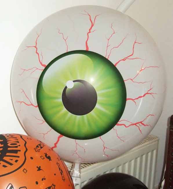 Halloween Folienballon als Auge 56 cm